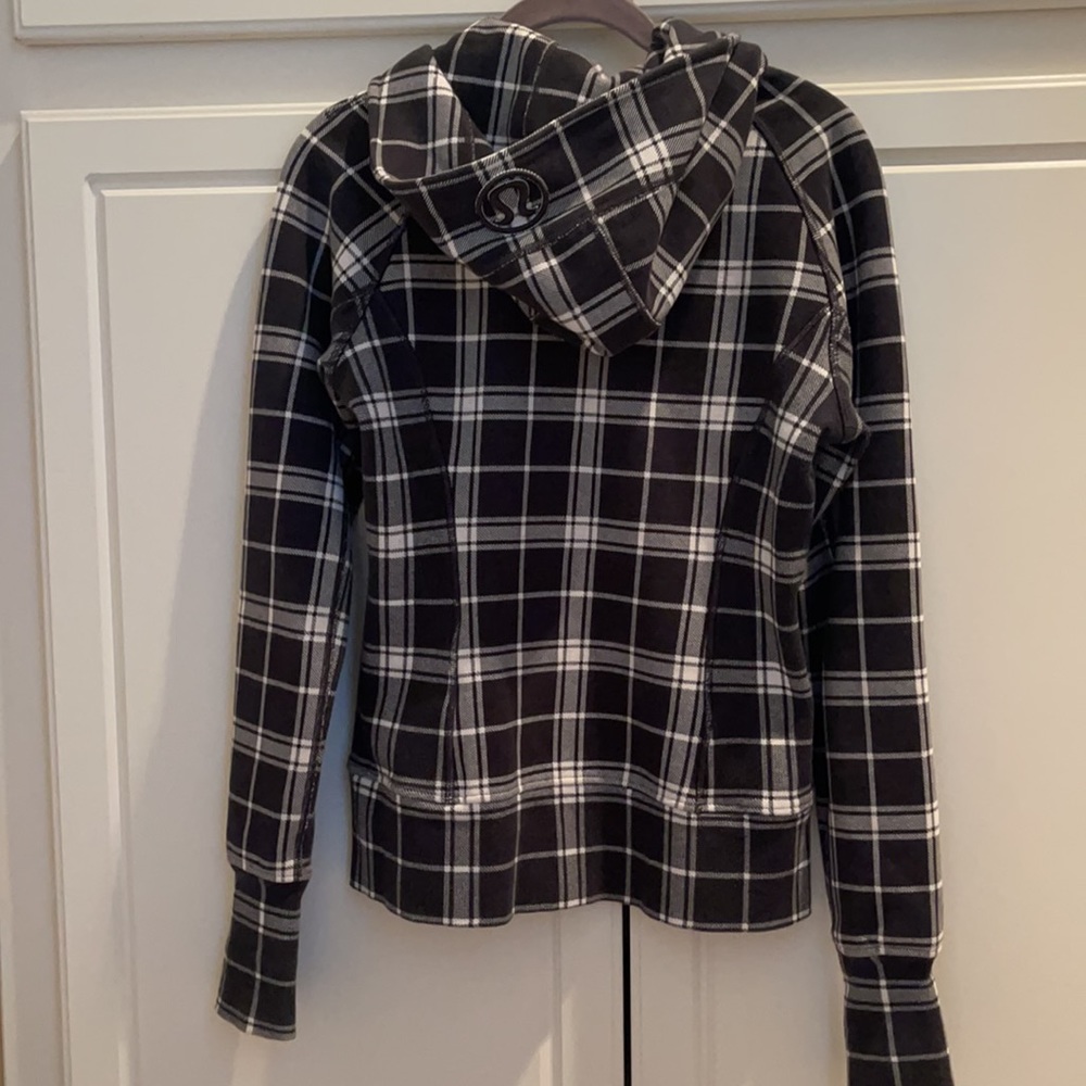 Christina Haack Lululemon Plaid Scuba Jacket - Picture 2 of 8